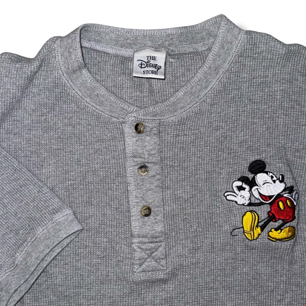 Disney Store Mickey Mouse Henley Shirt Mens XL Gray Waffle Knit Short Sleeve